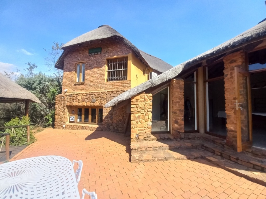 5 Bedroom Property for Sale in Broederstroom North West